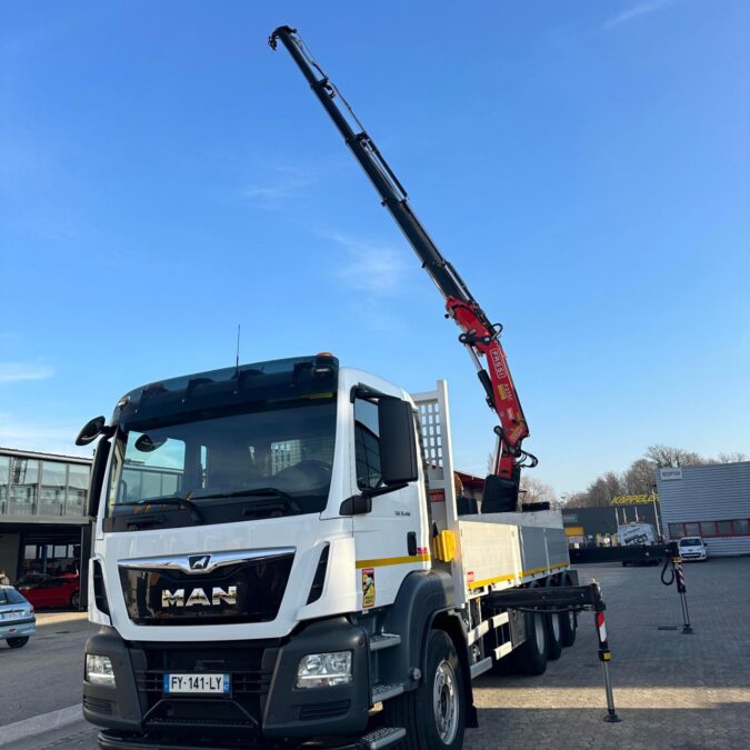 Pourquoi le camion grue devient-il un alli&eacute; cl&eacute; pour les artisans du b&acirc;timent au quotidien ? Saverne