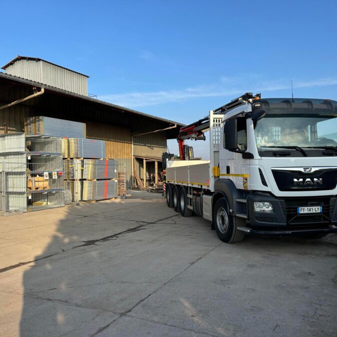 Plateau, grue, suspension : quels &eacute;l&eacute;ments font vraiment la diff&eacute;rence sur un camion grue en location ? Schiltigheim